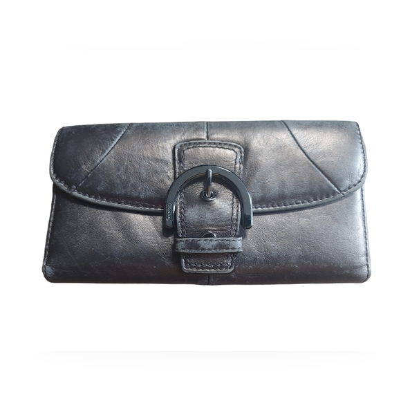 Coach Handbags - COACH Wallet Coach distressed Putter